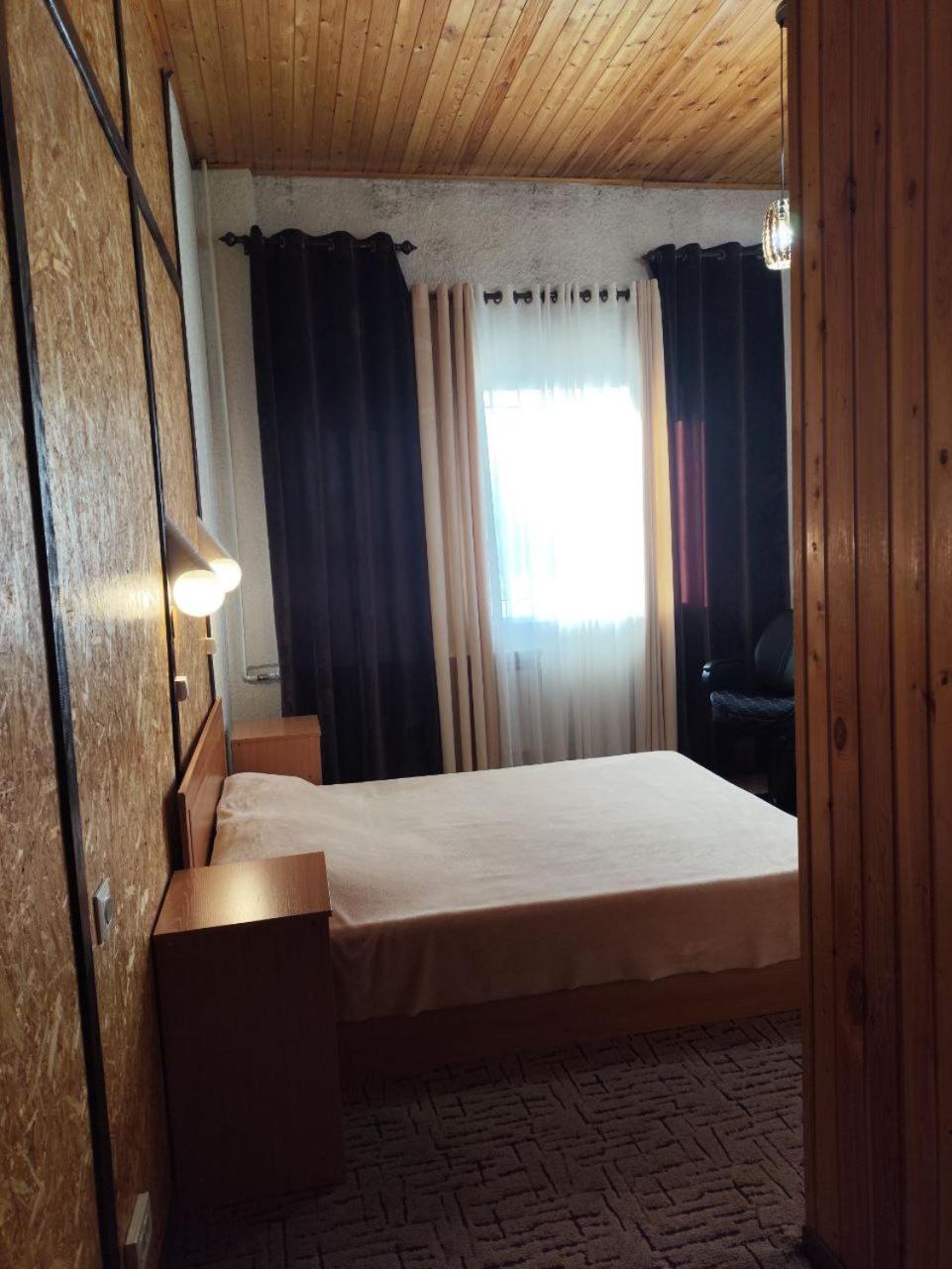Urban Monkey Tent Hostel & Bar Karakoł Zewnętrze zdjęcie